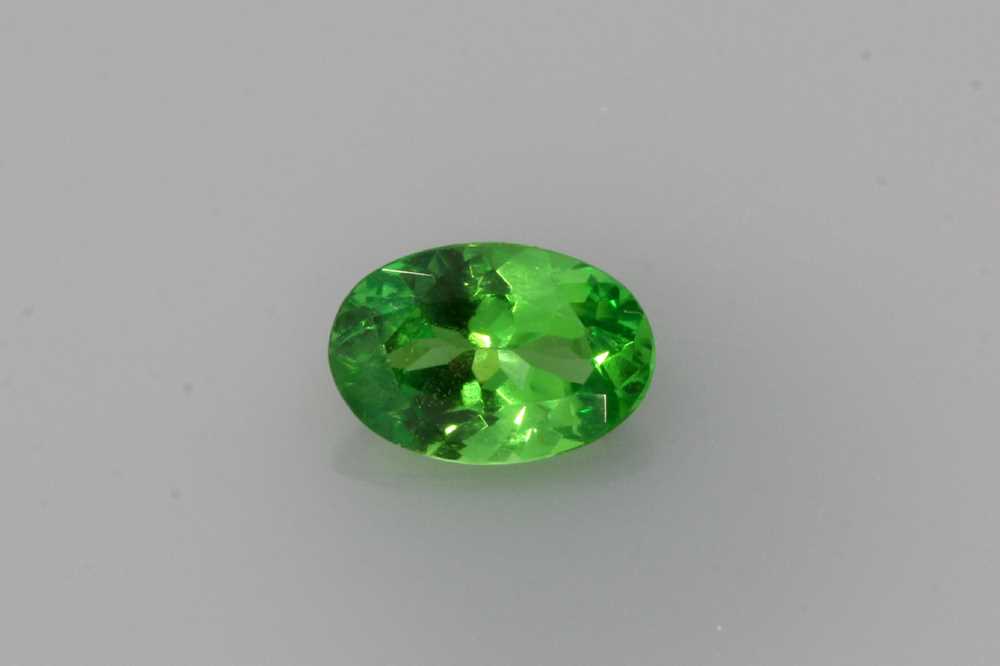 Tsavorite Oval gemstone image 2