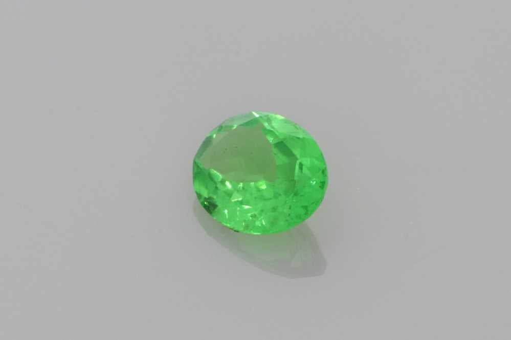 Tsavorite Oval gemstone image 3