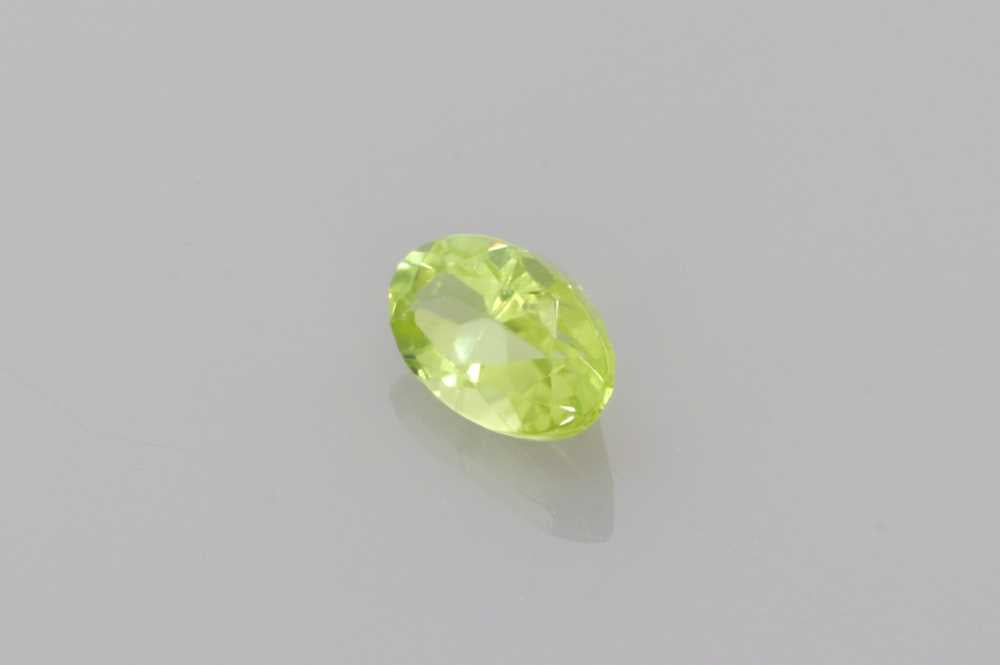 Peridot Oval gemstone image 3