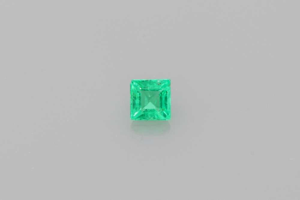Emerald Square gemstone image 2