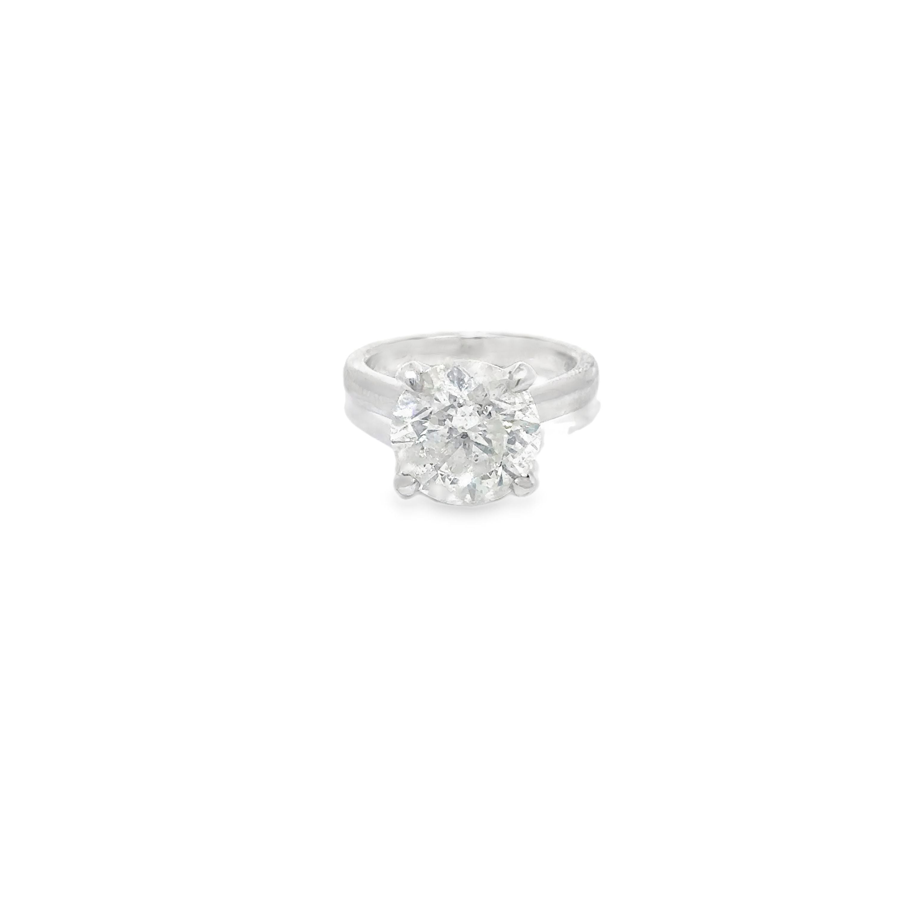 5.06ct Natural Round Brilliant Cut Diamond Ring Set In Platinum
