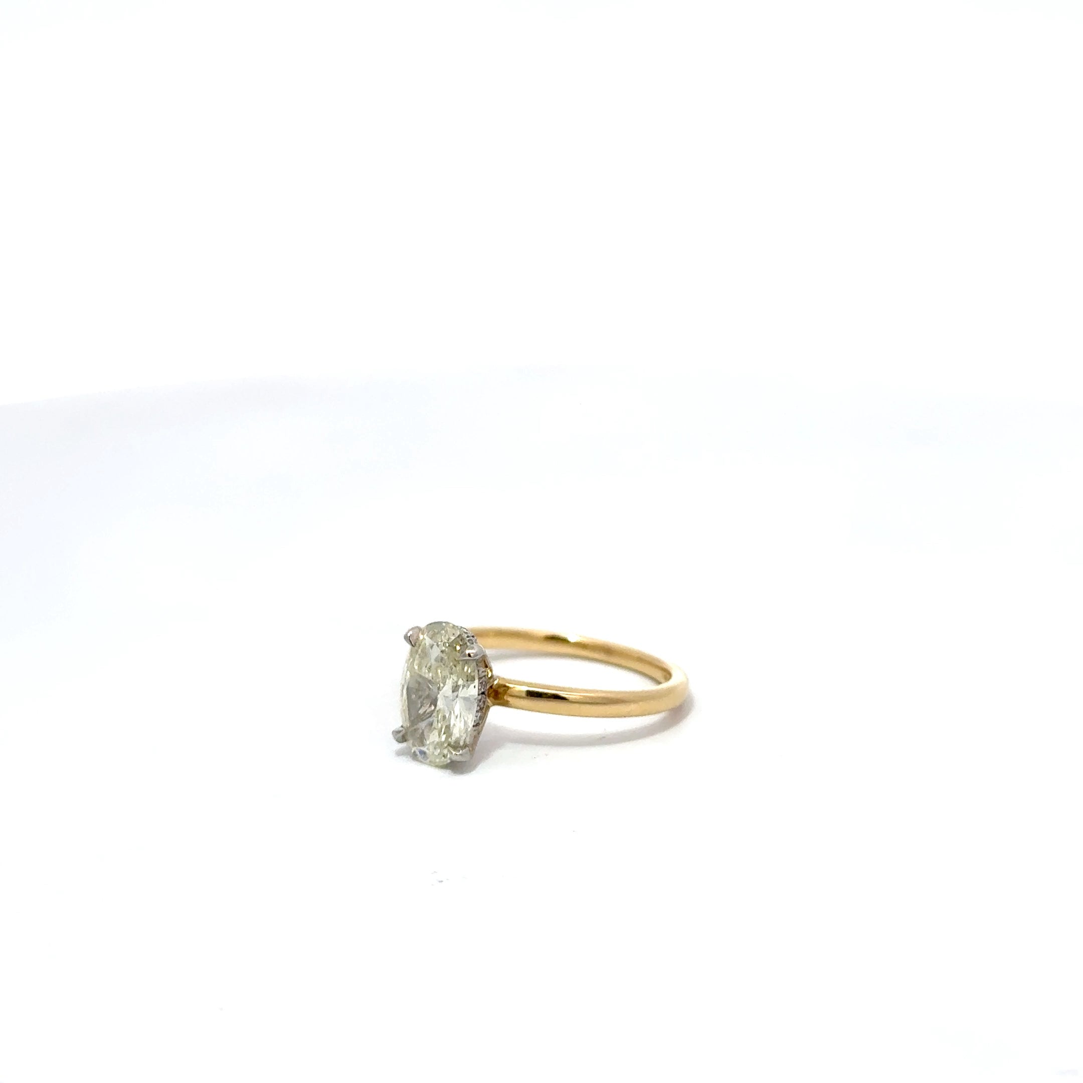 1.53ct Natural Oval Cut Diamond Engagement Ring Set In 18ct Yellow Gold
