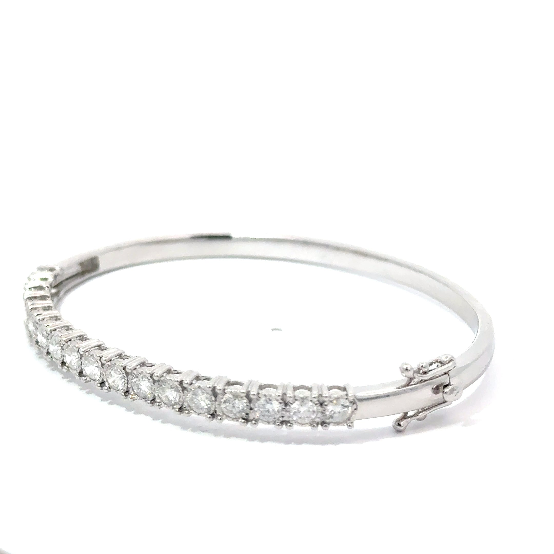 2.04ct Round Brilliant Cut Diamond Bangle Set In 9ct White Gold