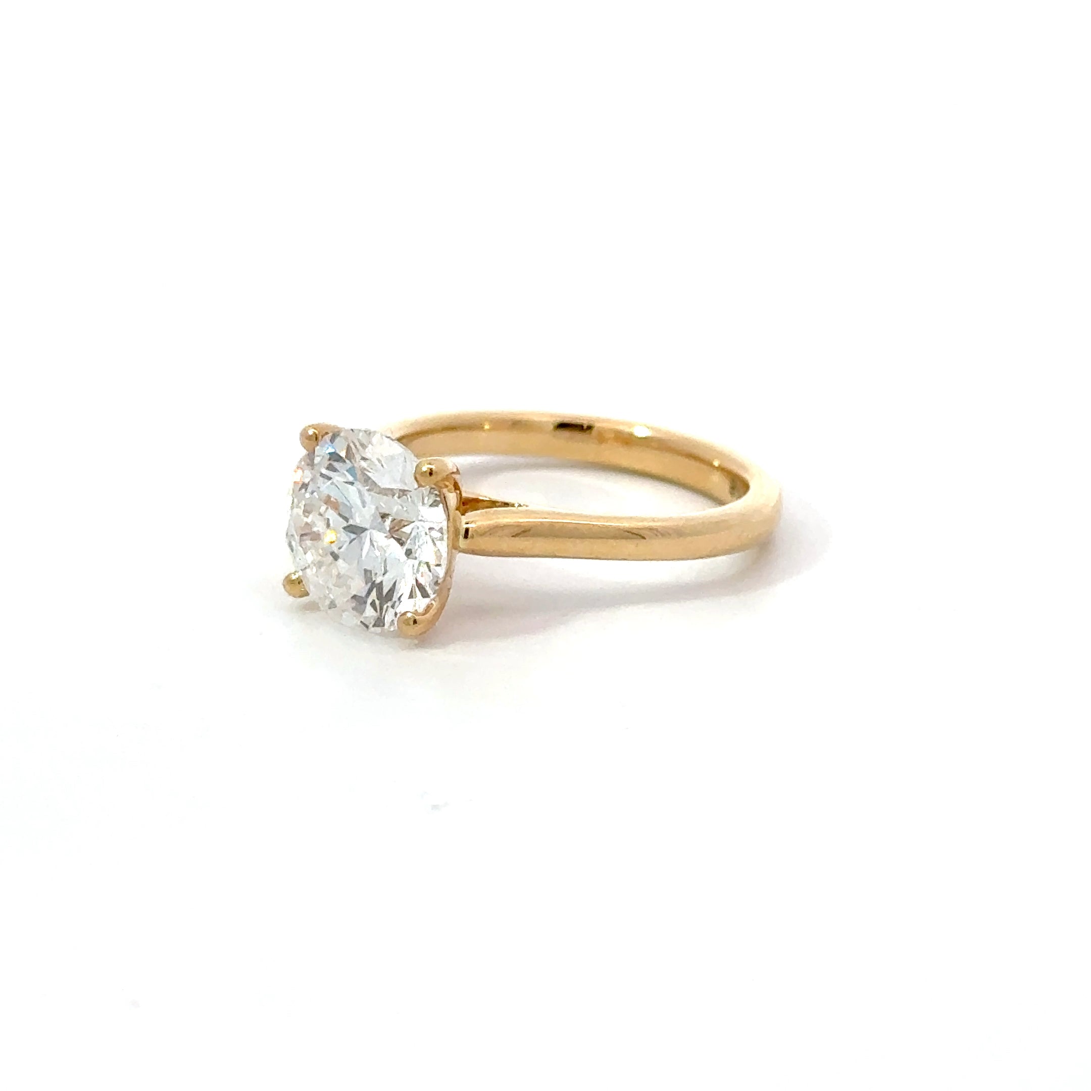 3.05ct Round Brilliant Cut Solitaire Ring Set in 18ct Yellow Gold