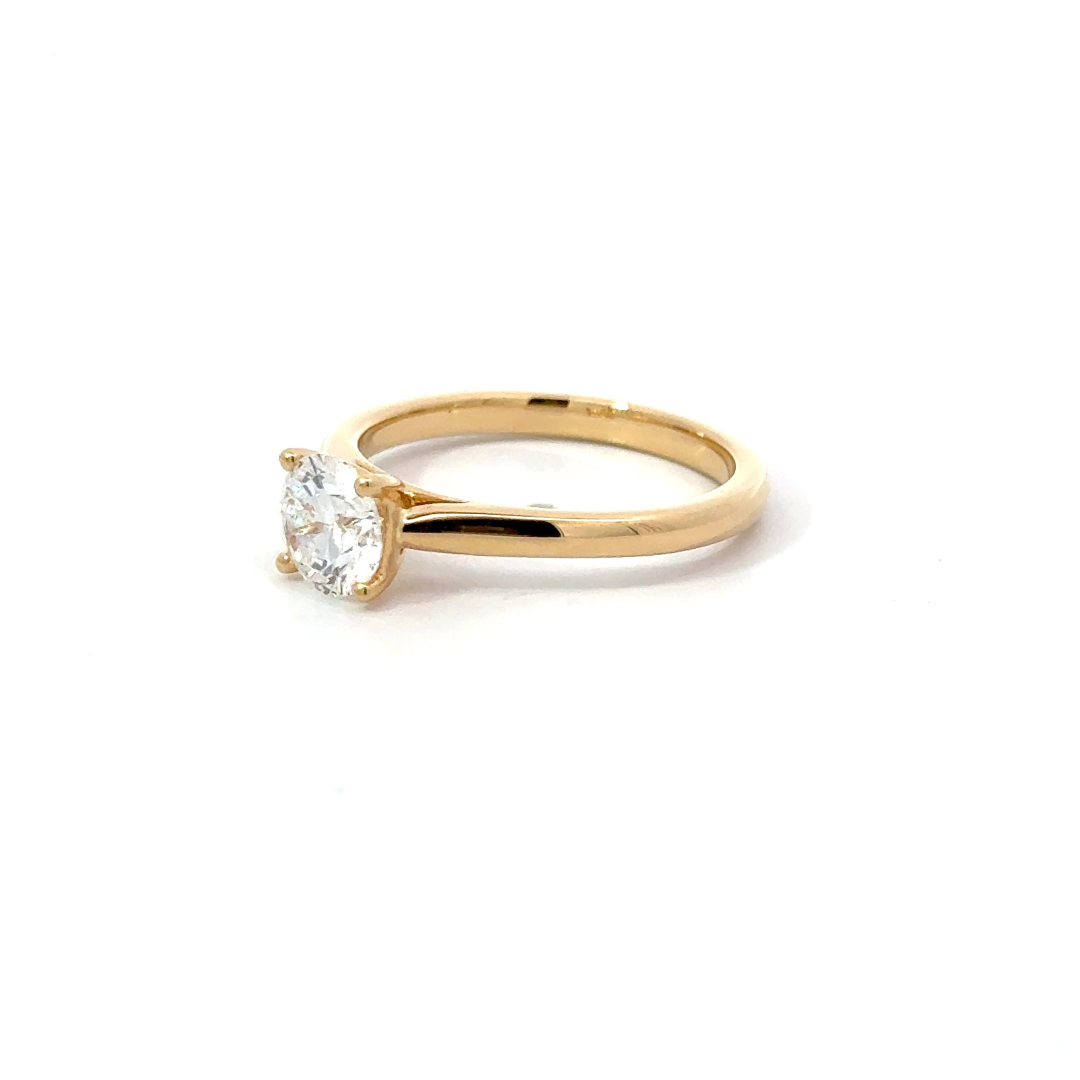 1.00ct Round Brilliant Cut Solitaire Ring Set in 18ct Yellow Gold