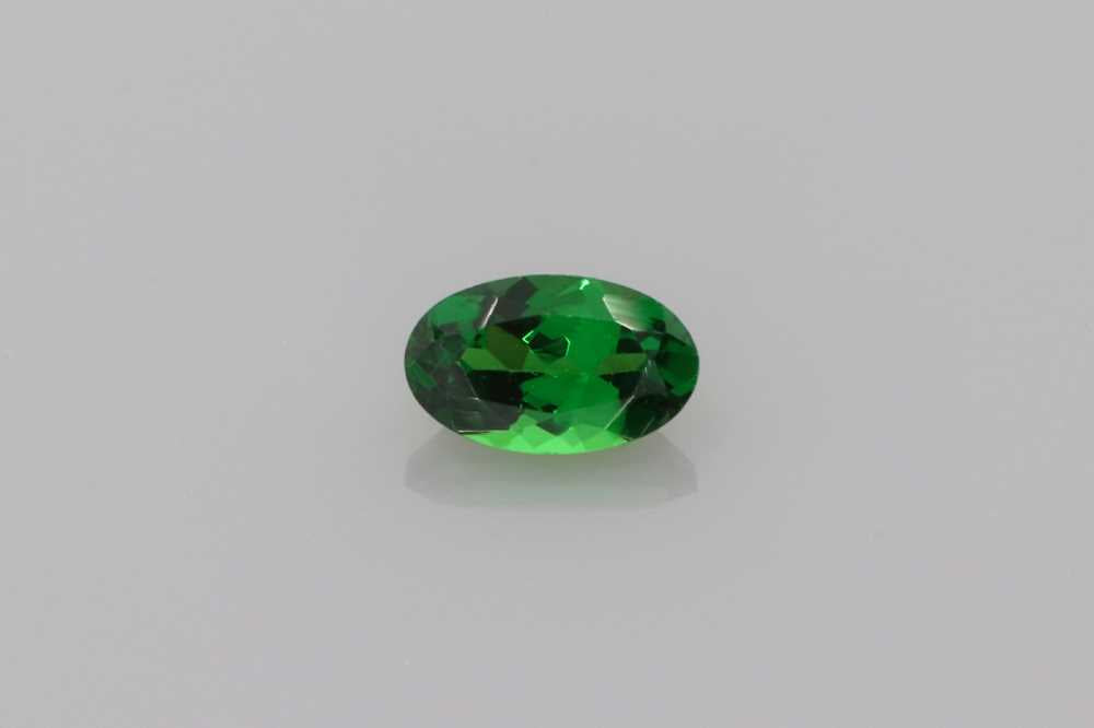 Tsavorite Oval gemstone image 2