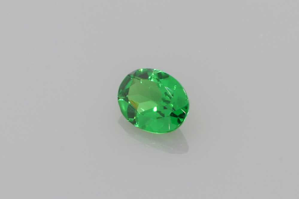 Tsavorite Oval gemstone image 3
