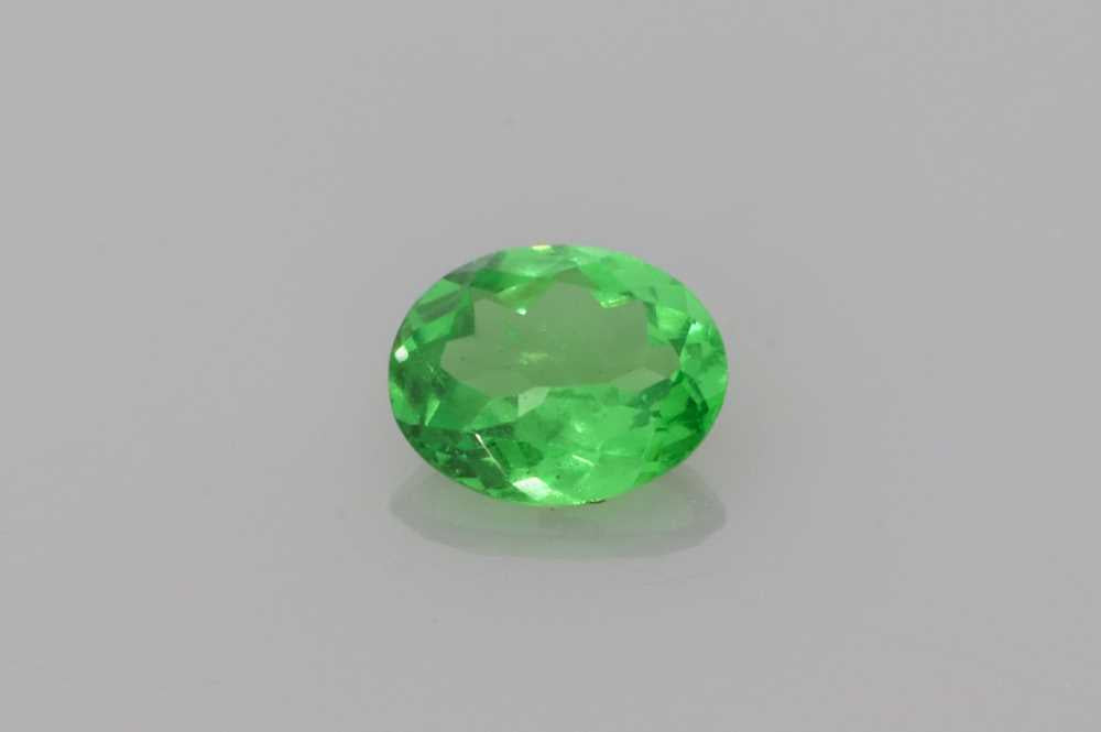 Tsavorite Oval gemstone image 2
