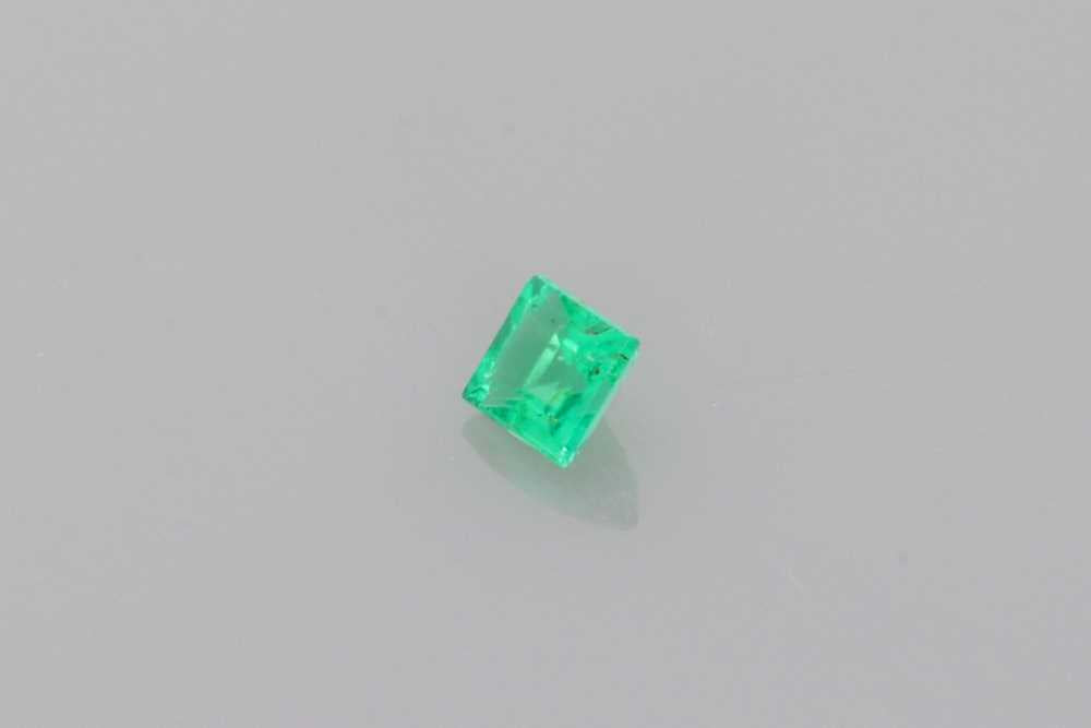 Emerald Square gemstone image 3