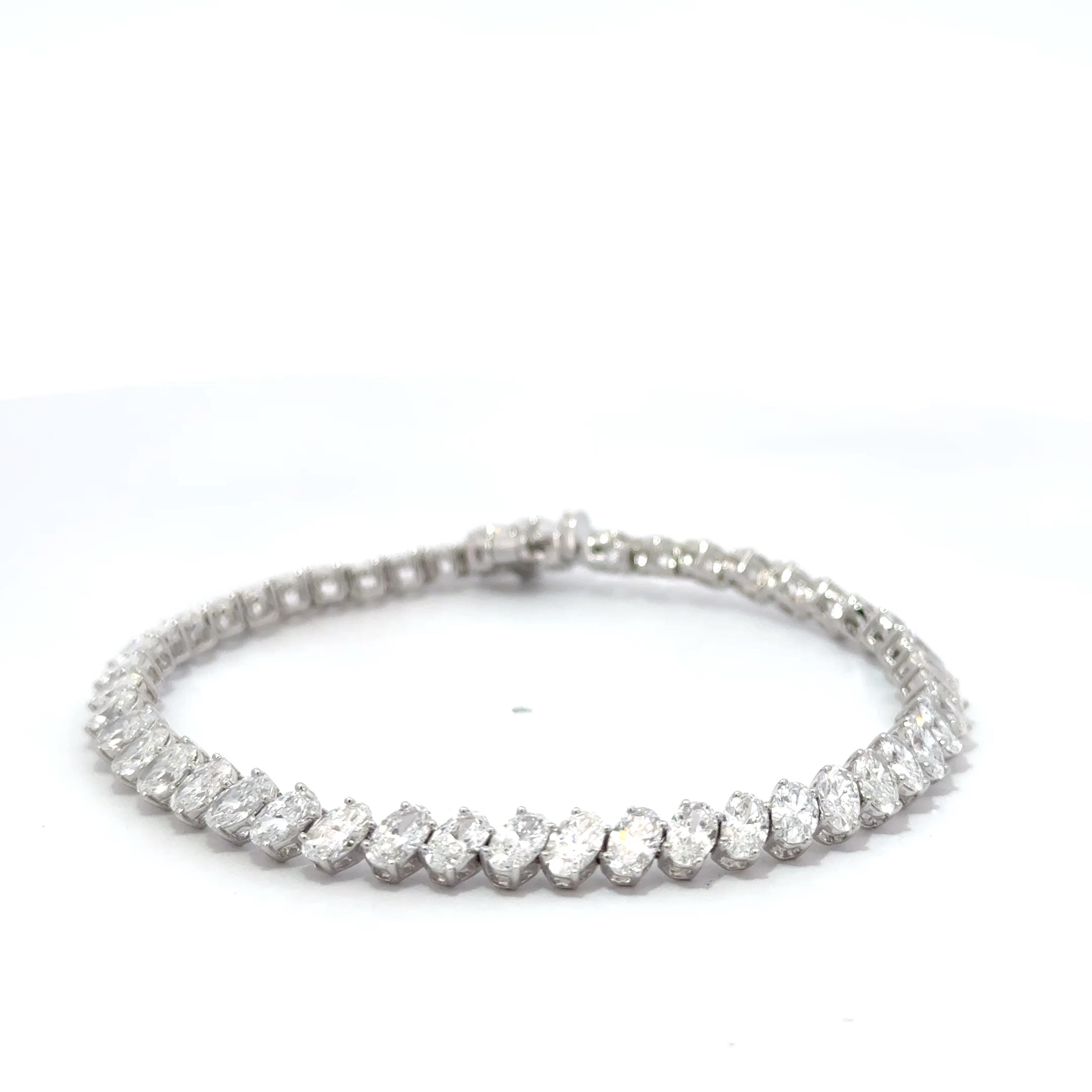 8.89ct Lab Grown Oval Cut Diamond Tennis Bracelet Set In 18ct White Gold