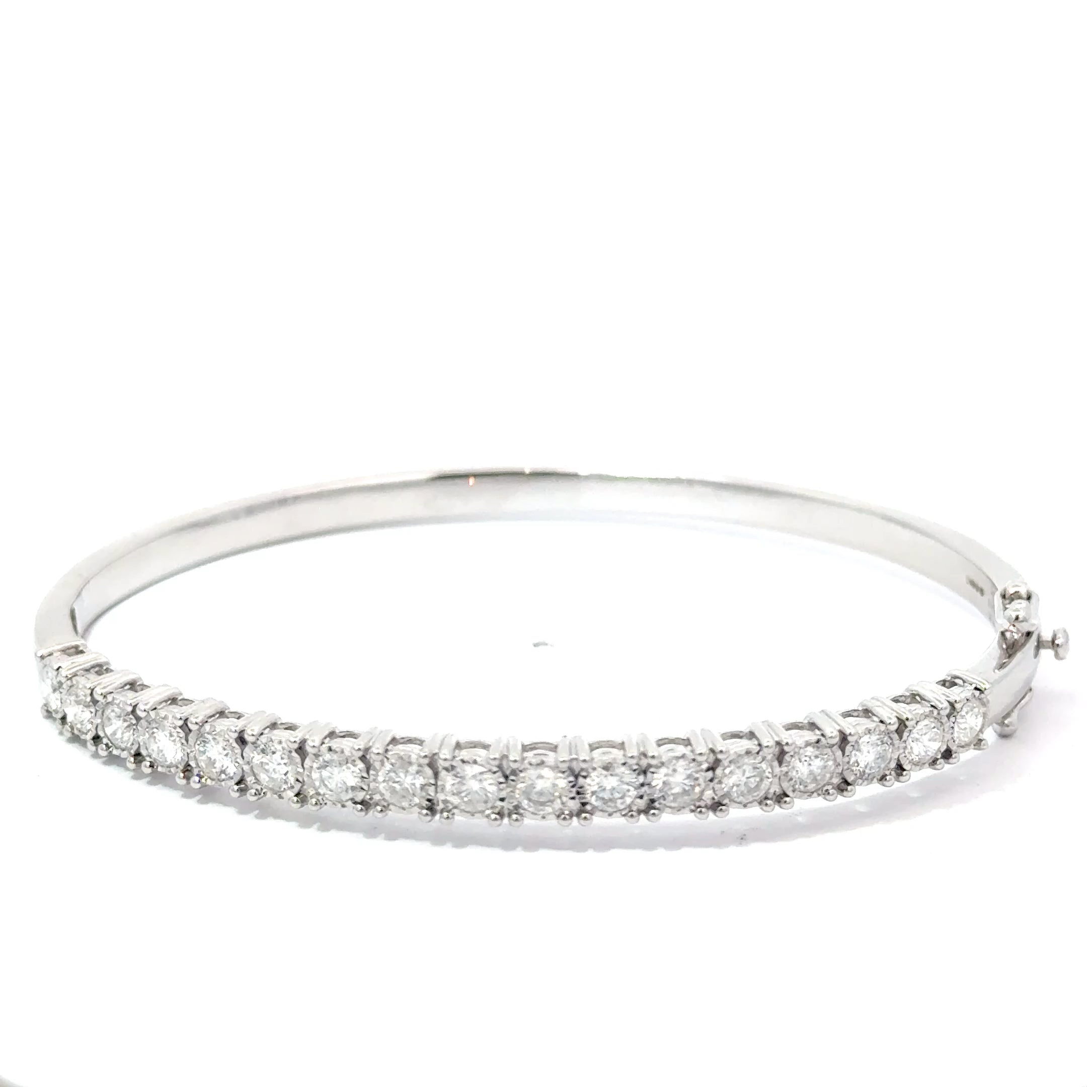 2.04ct Round Brilliant Cut Diamond Bangle Set In 9ct White Gold