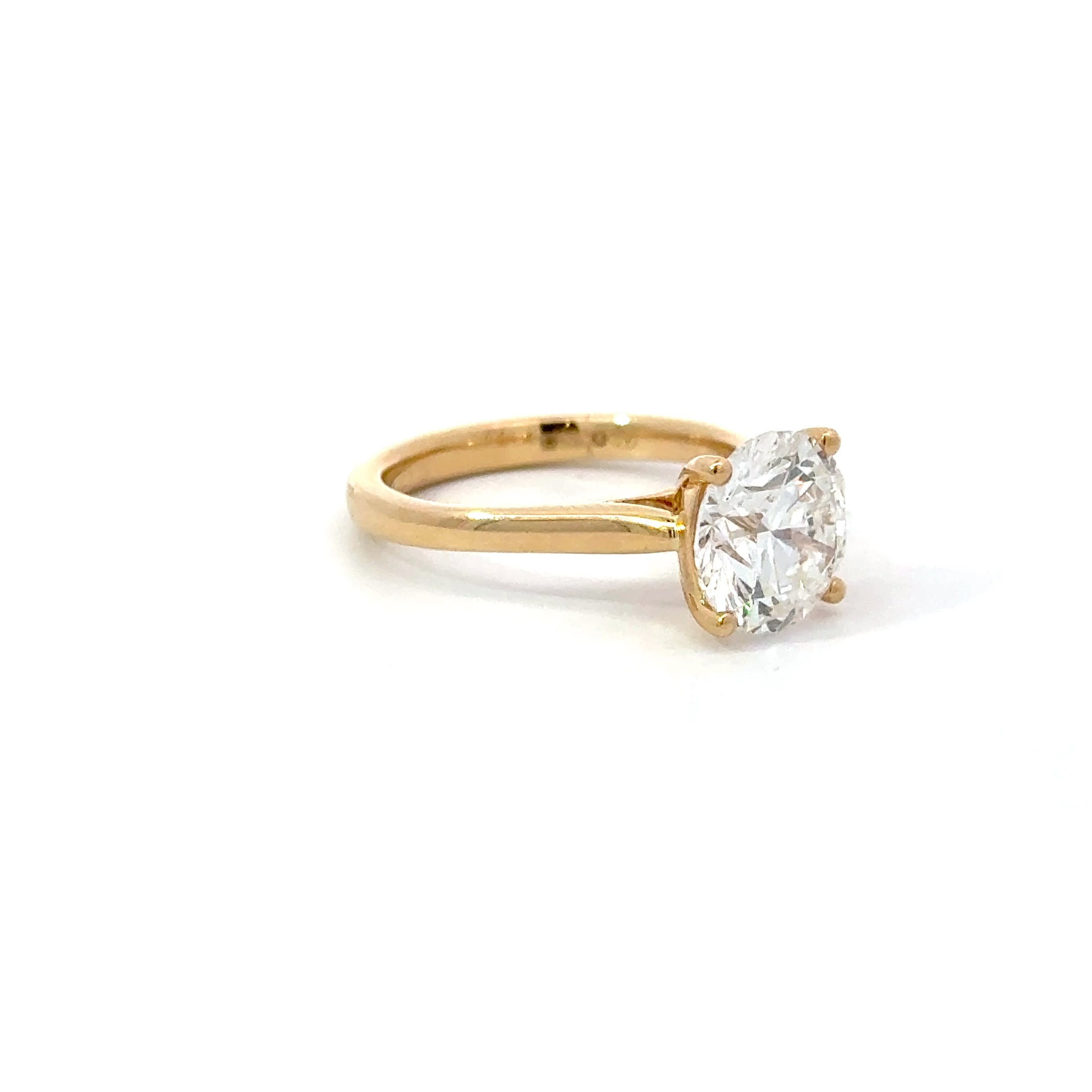 3.05ct Round Brilliant Cut Solitaire Ring Set in 18ct Yellow Gold