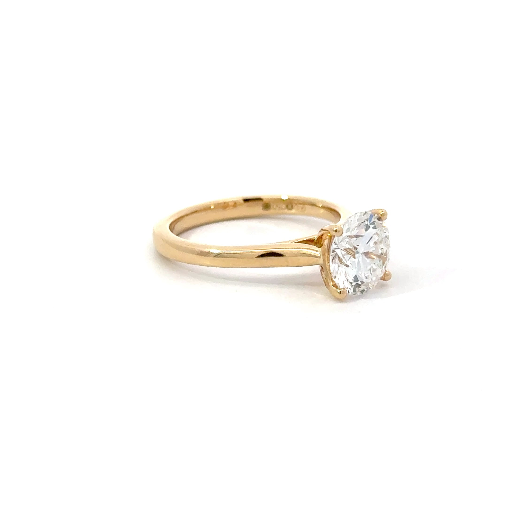2.06ct Round Brilliant Cut Solitaire Ring Set in 18ct Yellow Gold
