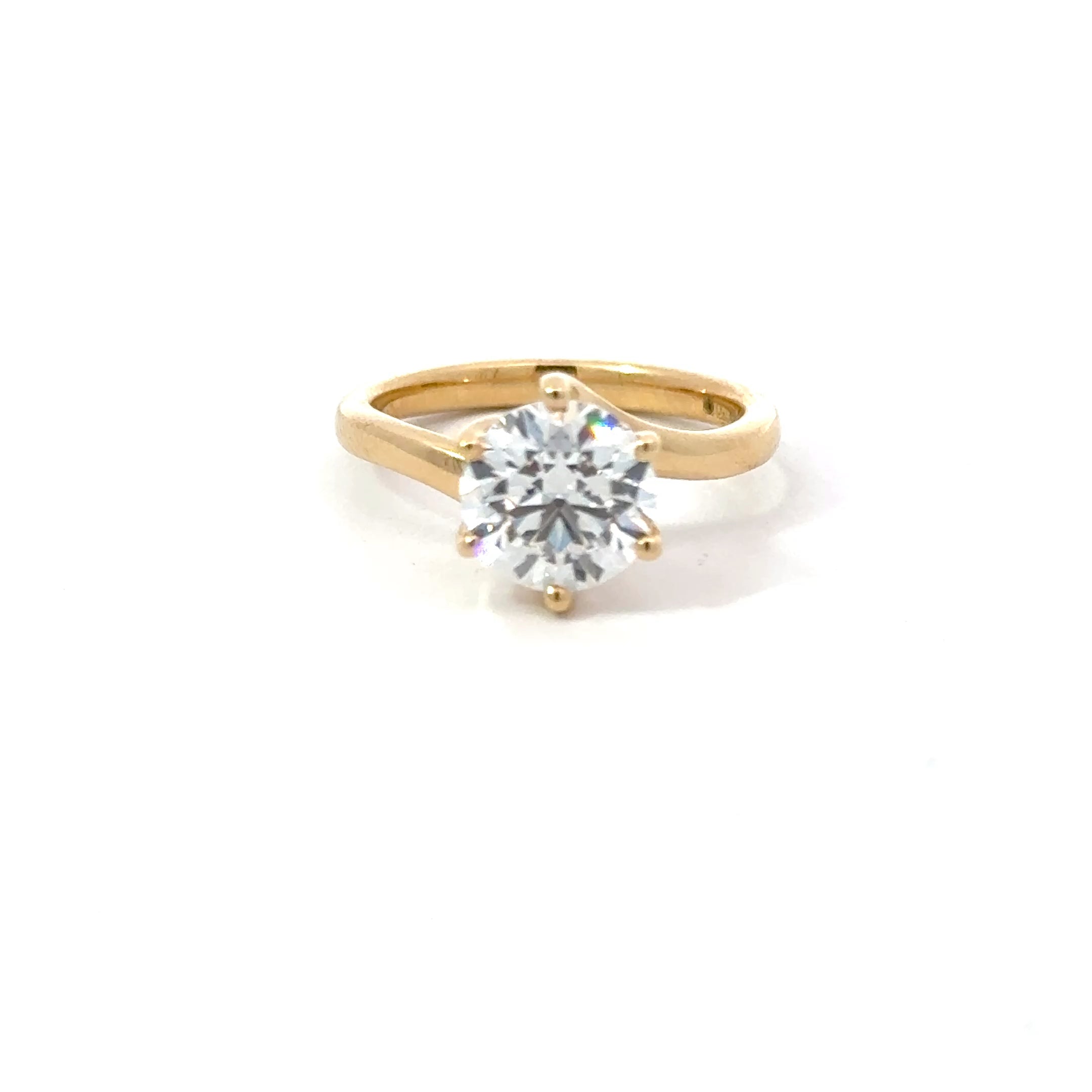 2.04ct Round Brilliant Cut Solitaire Ring Set in 18ct Yellow Gold